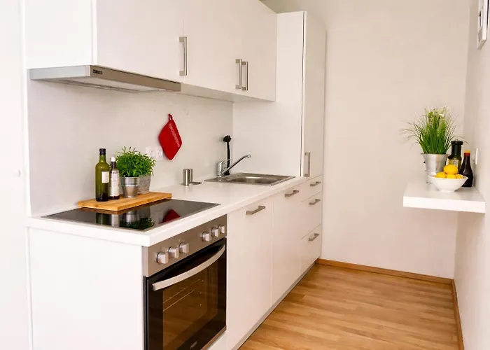 شقة Stylish With Balcony & Free Parking