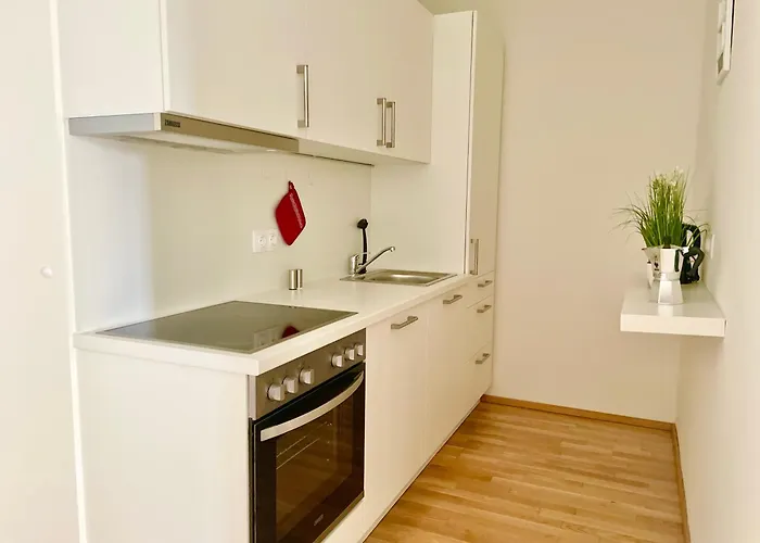 شقة Stylish With Balcony & Free Parking *