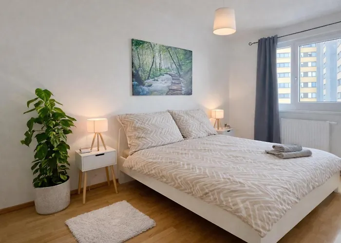 شقة Stylish With Balcony & Free Parking
